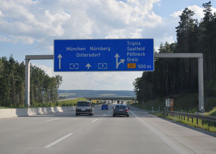 1280px-A_9_AS_Triptis,_Westseite_(2009)